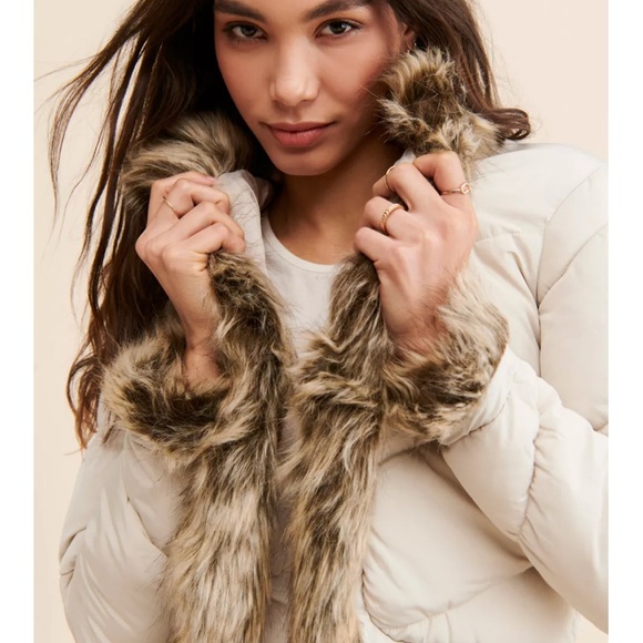 Chic Faux Fur Trimmed Cream Jacket - Picture 1 of 16